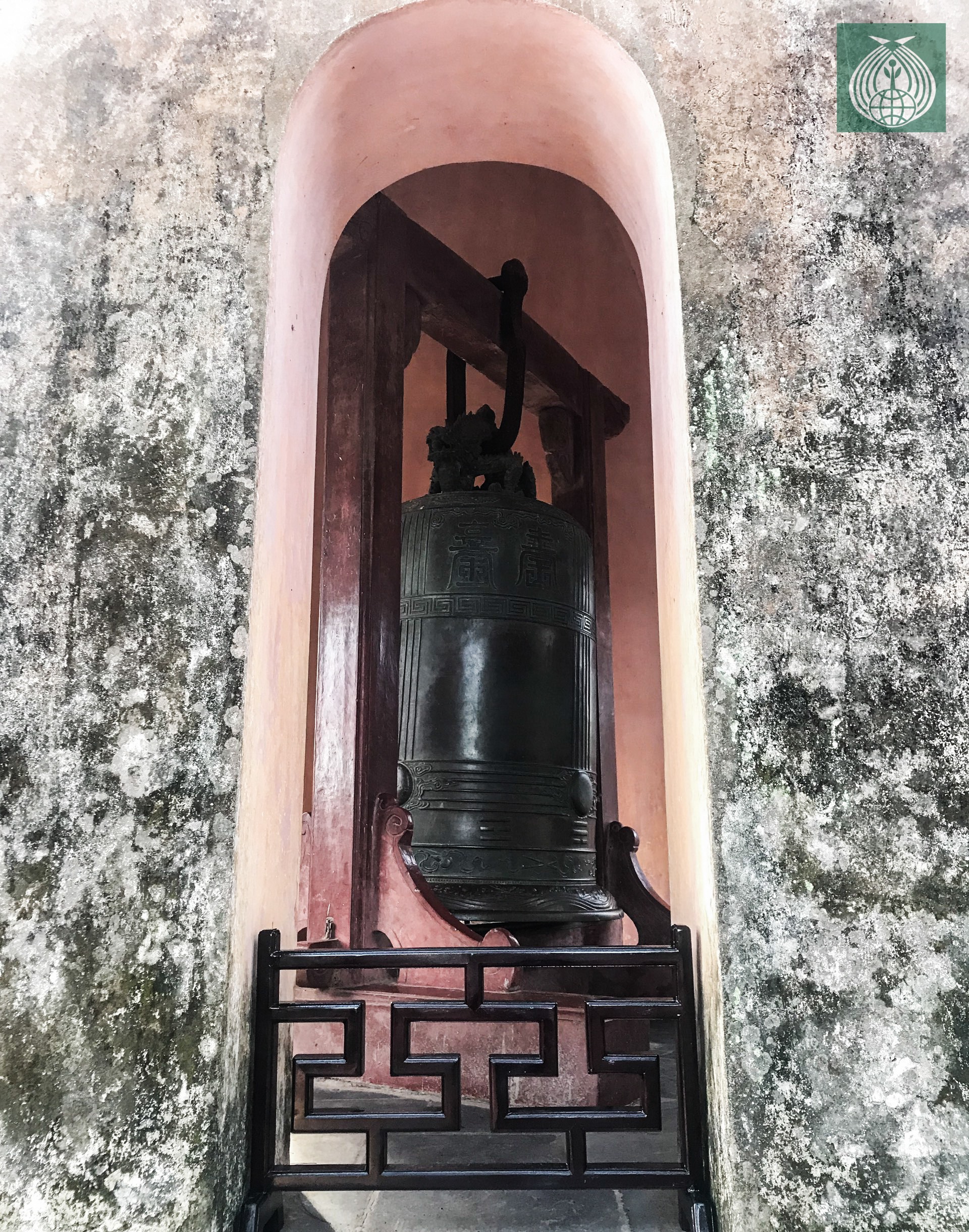 Chuông Đại Hồng trong chùa Thiên Mụ, là một sản vật hàng trăm tuổi.