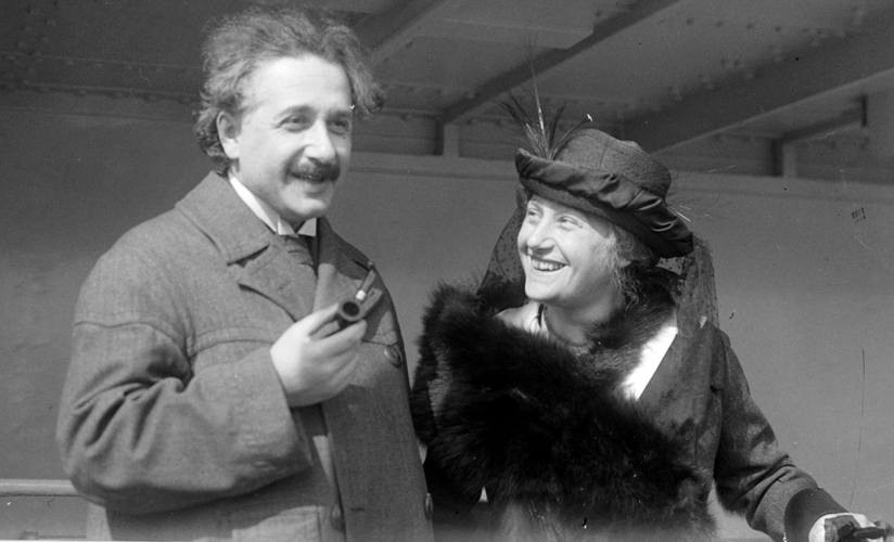 Albert Einstein và người vợ thứ hai, Elsa.