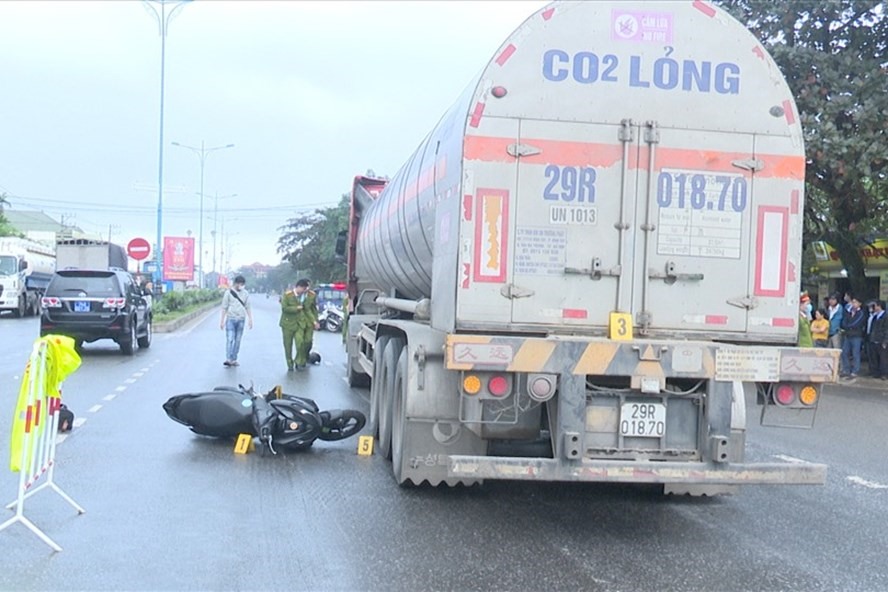 Một vụ tai nạn giao thông xảy ra tại nút giao giữa QL1A, đường Điện Biên Phủ và đường Thuận Châu, thành phố Đông Hà