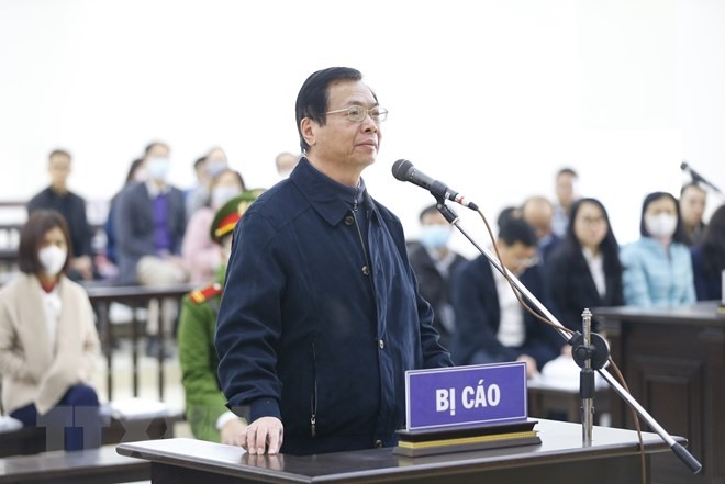 Bị cáo Vũ Huy Hoàng (67 tuổi, cựu Bộ trưởng Bộ Công Thương) khai báo tại phiên tòa. (Ảnh: Doãn Tấn/TTXVN)