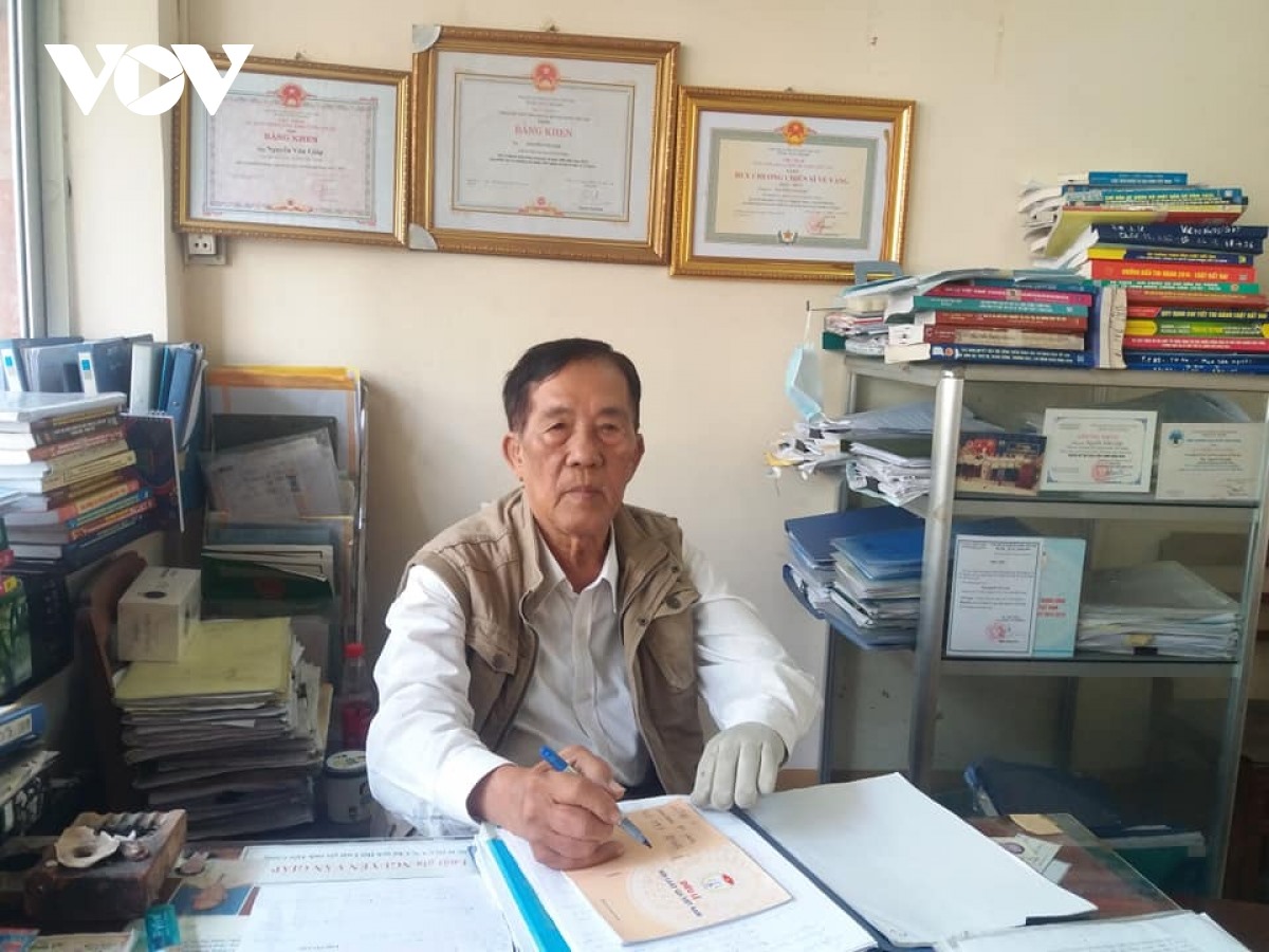 Ông Nguyễn Văn Giáp, đảng viên cao niên ở tỉnh Tiền Giang. (Ảnh: Nhật Trường)