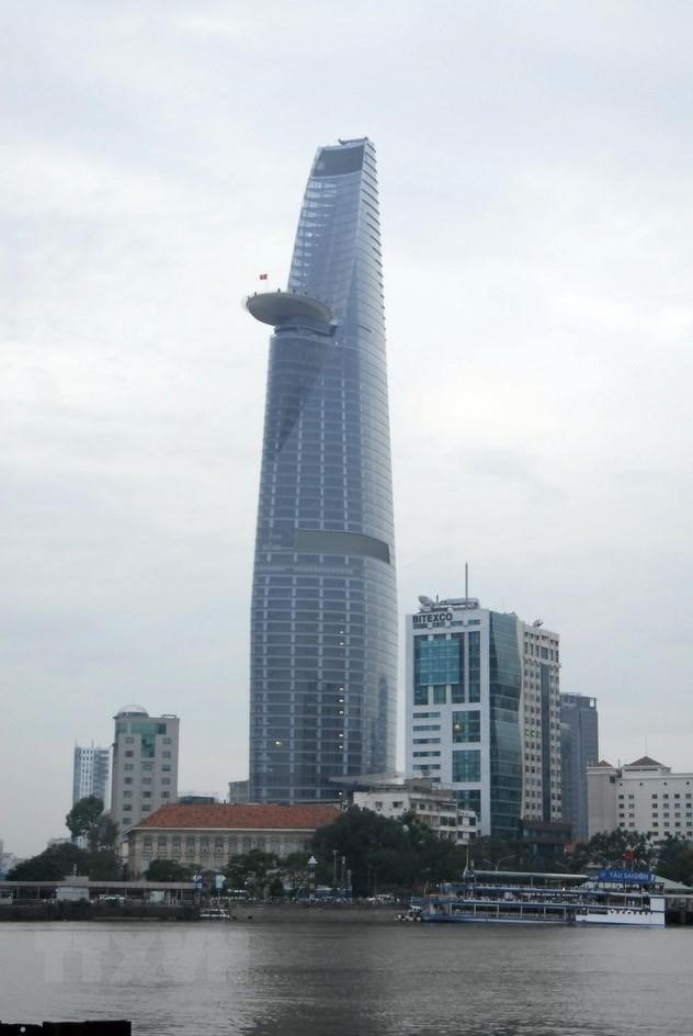 Tòa tháp Bitexco Financial Tower (TP Hồ Chí Minh) trong ngày lễ khánh thành. (Ảnh: Hoàng Hải/TTXVN)