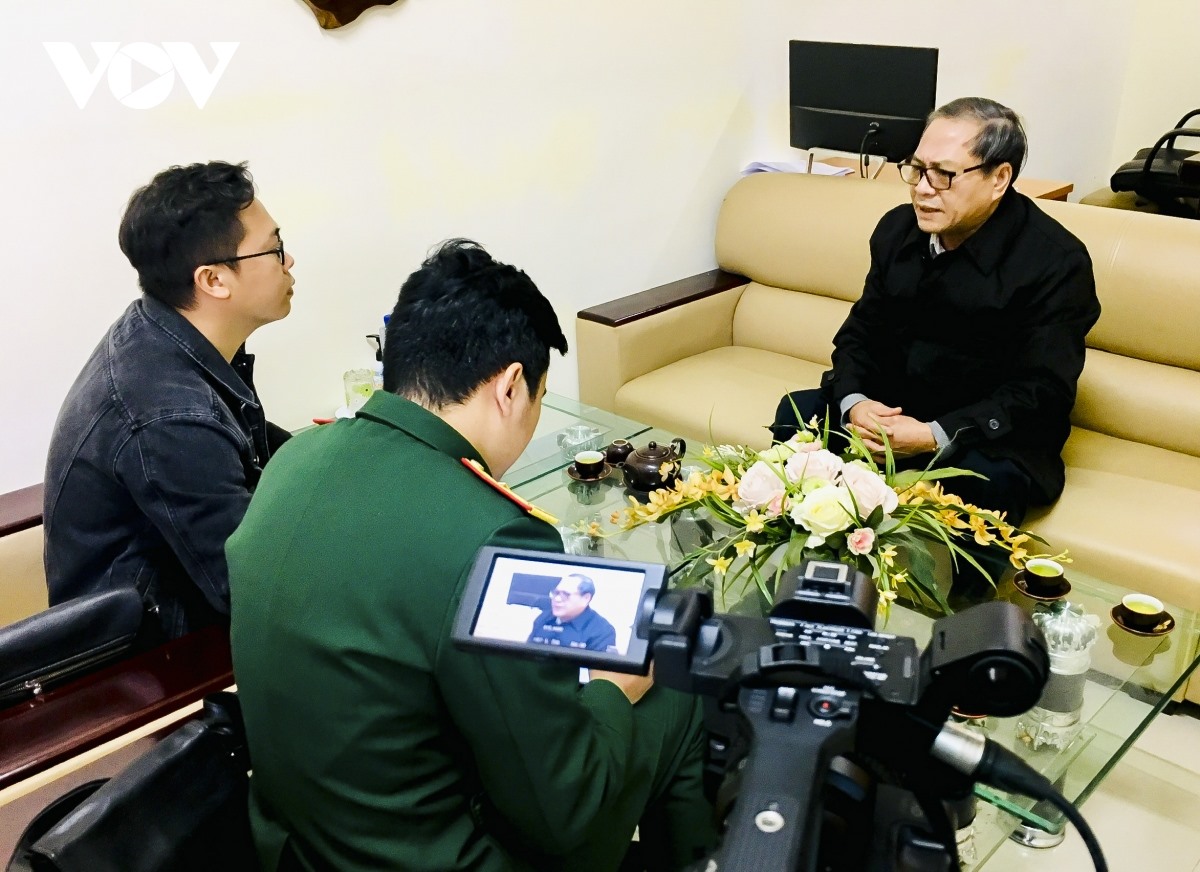 Ông Nguyễn Vân Chương, Chủ tịch Hội Nhà báo tỉnh Điện Biên trả lời phỏng vấn phóng viên Vũ Lợi, VOV Tây Bắc.