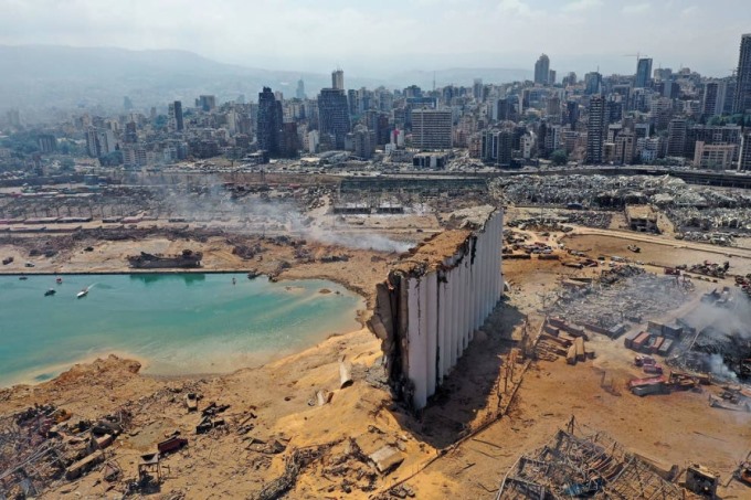 Khung cảnh hoang tàn sau vụ nổ lớn ngày 4/8 tại khu vực cảng ở thủ đô Beirut, Lebanon. Ảnh: Getty Images.