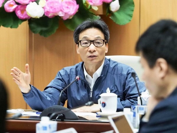 Phó Thủ tướng Chính phủ Vũ Đức Đam chỉ đạo Hải Dương cần tập trung cao độ, làm sao để trong 10 ngày phải khoanh vùng triệt để.”(Nguồn: Bộ Y tế)