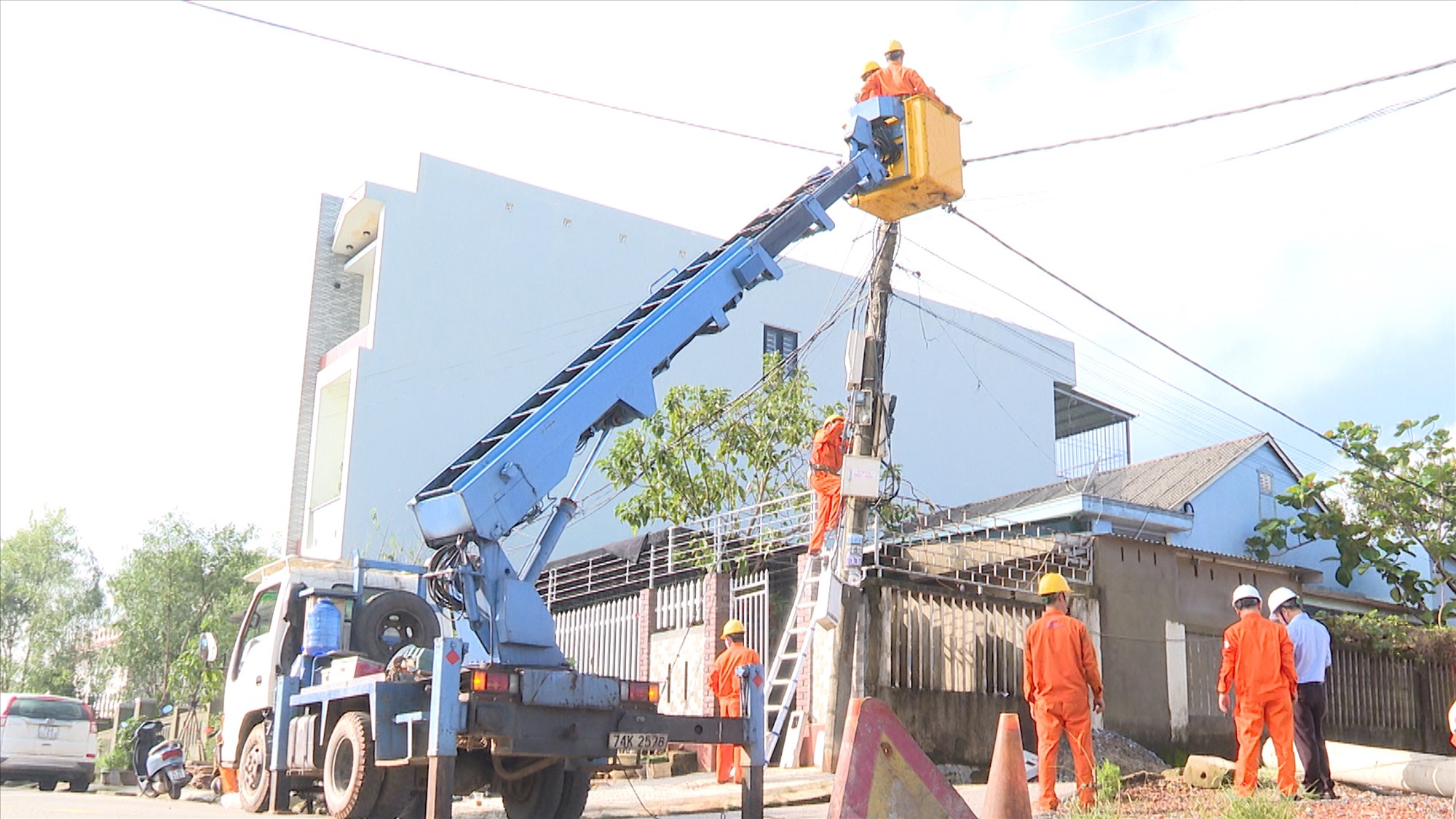 PC Quảng Trị chuẩn bị sẵn sàng nguồn, lưới điện nhằm cấp điện ổn định, liên tục phục vụ Tết Nguyên đán Tân Sửu 2021.