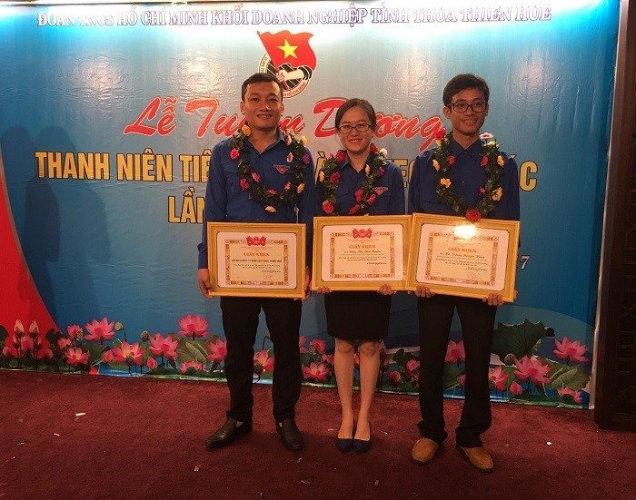 Diệu Huyền được Đoàn khối Doanh nghiệp tỉnh Thừa Thiên Huế tuyên dương “Thanh niên tiên tiến làm theo lời Bác” năm 2019…