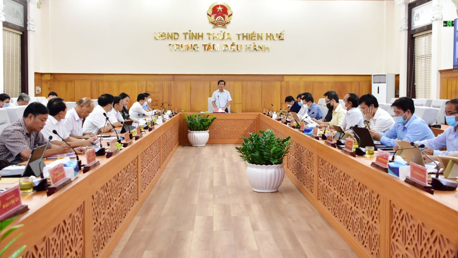 UBND tỉnh Thừa Thiên Huế tổ chức cuộc họp đánh giá tình hình kinh tế - xã hội  9 tháng năm 2021; nhiệm vụ trọng tâm 3 tháng cuối năm. Ảnh: Báo Thừa Thiên Huế