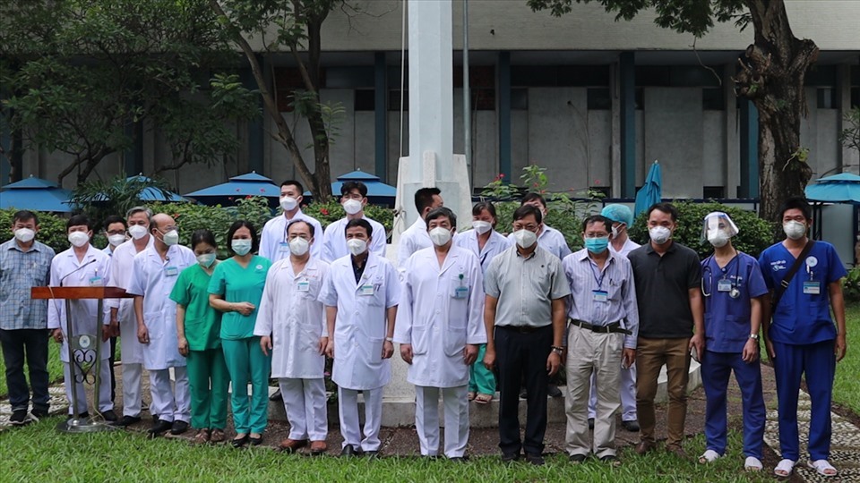 Đoàn y bác sĩ Bệnh viện Thống Nhất lên đường chống dịch tại Ninh Thuận.