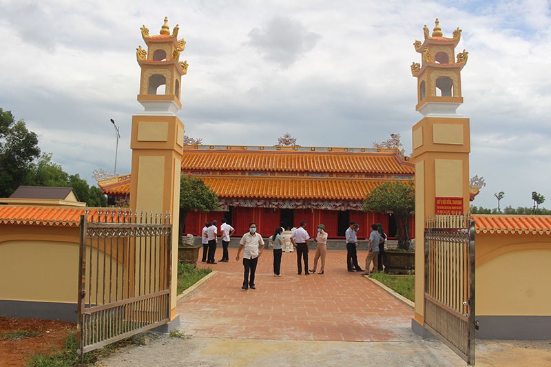 Đền thờ Vua Hàm Nghi và các tướng sĩ Cần Vương là một trong những địa chỉ giáo dục truyền thống yêu nước ở huyện Cam Lộ - Ảnh: N.T.H