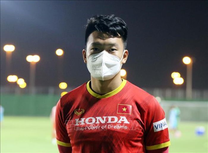 Trung vệ Nguyễn Thành Chung tự tin vào sự chuẩn bị của Đội tuyển Việt Nam trước trận đấu gặp Đội tuyển Trung Quốc. Ảnh: TTXVN phát