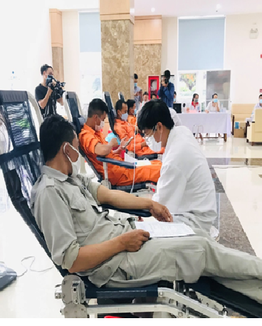 “Hiến máu tình nguyện” luôn là hoạt động truyền thống của PC Thừa Thiên Huế nói riêng và ngành Điện nói chung, thể hiện tinh thần, trách nhiệm đối với cộng đồng xã hội