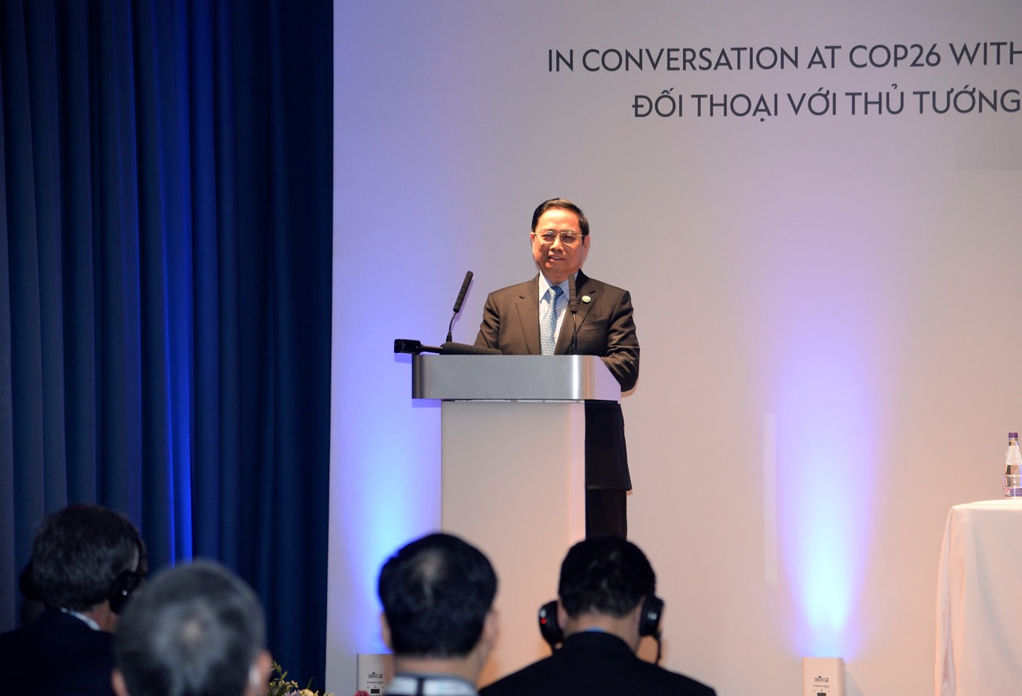 Thủ tướng Chính phủ Phạm Minh Chính cũng đã tham dự Hội nghị đối thoại với Ngân hàng Standard Chartered, với hơn 300 lãnh đạo cấp cao của các doanh nghiệp và nhà đầu tư nước ngoài. Ảnh TTXVN