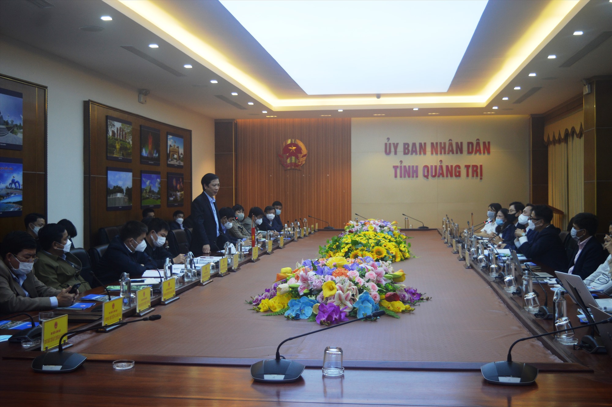 Phó Chủ tịch UBND tỉnh Hoàng Nam giao các sở, ngành phối hợp UBND huyện Cam Lộ kết nối, hỗ trợ giải quyết tất cả các thủ tục liên quan để hiện thực hóa 2 dự án mà Tổng công ty Kotra Việt - Hàn đề xuất - Ảnh: L.T