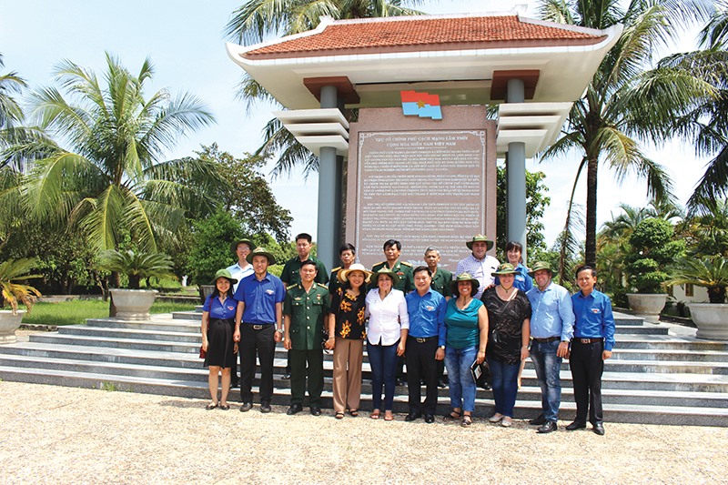 Đoàn đại biểu cấp cao Trung ương Đoàn Thanh niên Cộng sản Cuba thăm Trụ sở Chính phủ CMLTCHMN Việt Nam năm 2018 - Ảnh: T.T