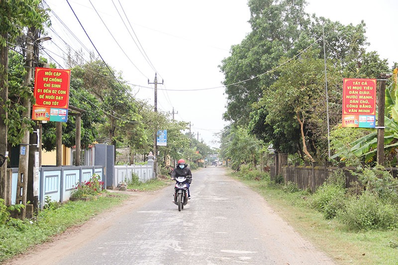 Hệ thống đường giao thông nông thôn xã Gio Mai đã được đầu tư xây dựng khá đồng bộ - Ảnh: M.Đ