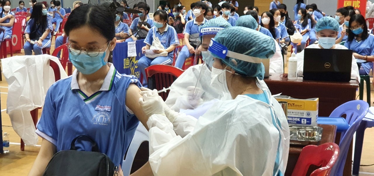 Đà Nẵng tiếp tục tăng tốc phủ vaccine phòng COVID-19. Ảnh: VGP/Lưu Hương