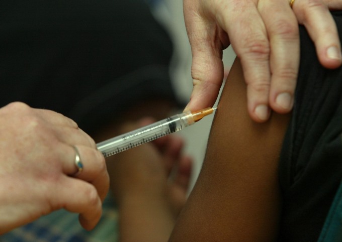 Tại New Zealand, người dân không phải trình chứng nhận mũi vaccine trước đó khi đi tiêm chủng. Ảnh: NZME