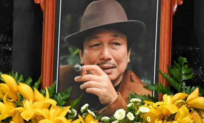 Di ảnh nhạc sĩ Phú Quang tại tang lễ sáng 13/12 ở Hà Nội. Ảnh: Giang Huy