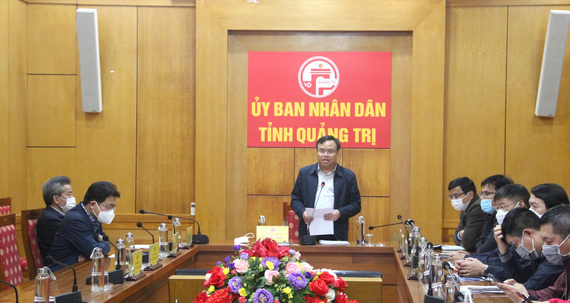 Phó Chủ tịch UBND tỉnh Lê Đức Tiến phát biểu tại cuộc họp - Ảnh: MĐ