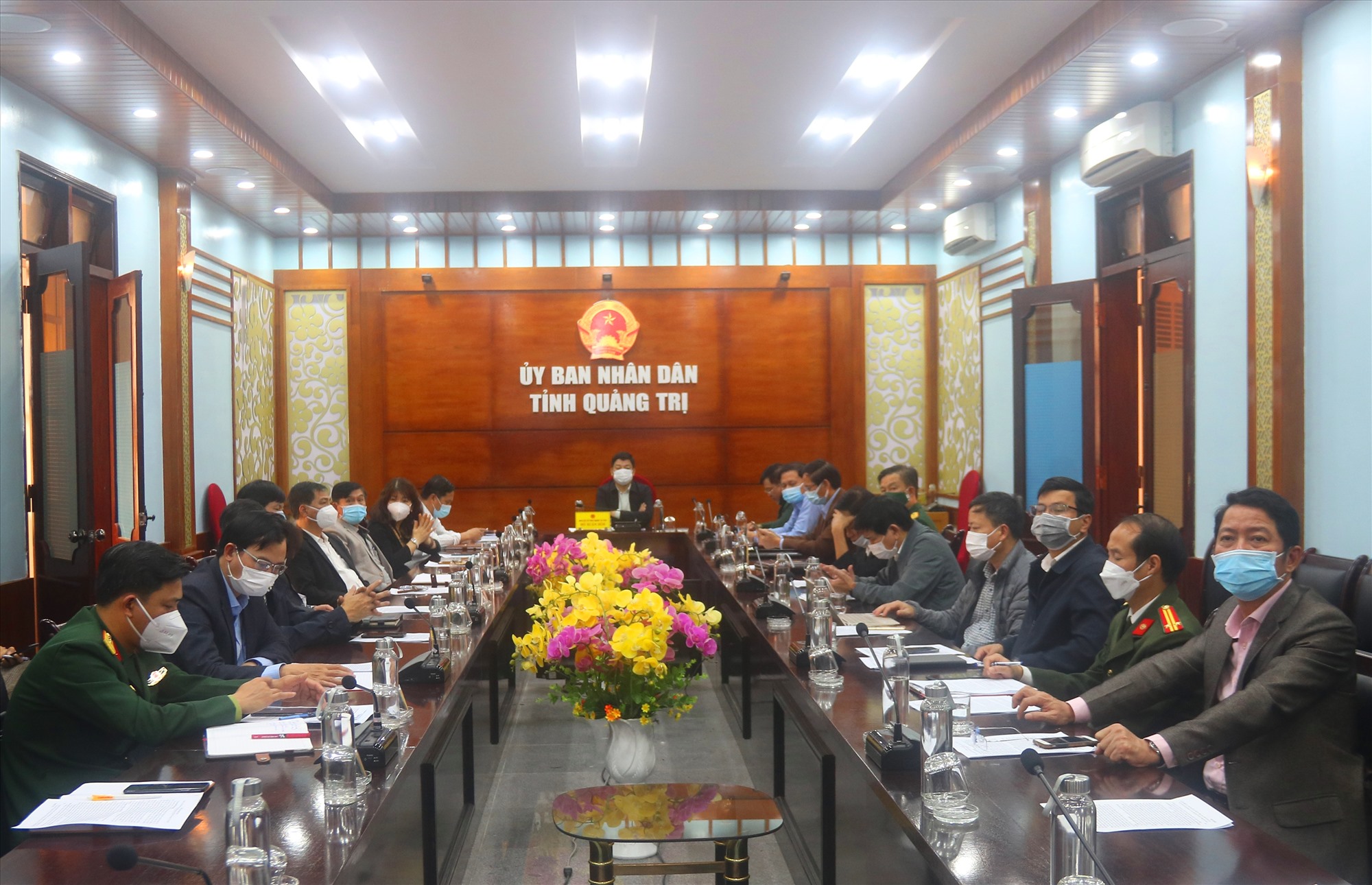 Các sở, ngành, đơn vị tham dự cuộc họp tại điểm cầu tỉnh Quảng Trị - Ảnh: N.B