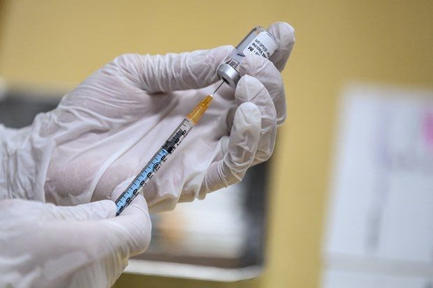 Vaccine phòng COVID-19 của hãng dược Pfizer/BioNTech. (Ảnh: AFP/ TTXVN)