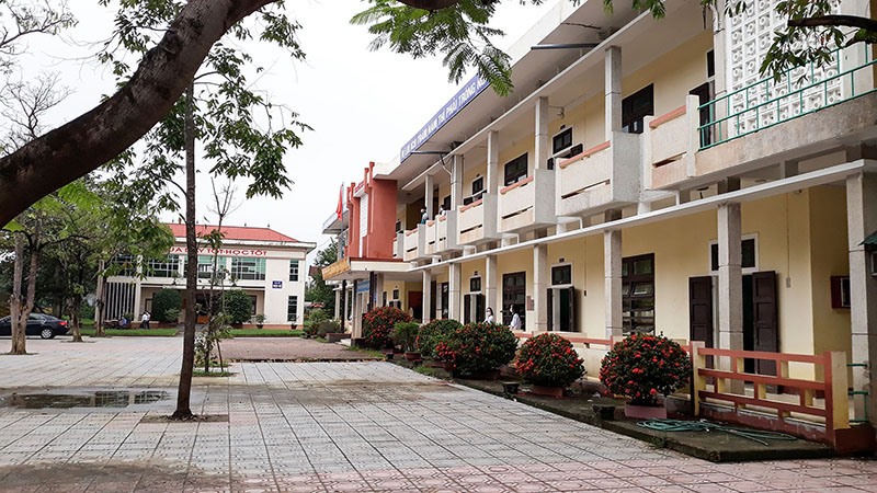 Cơ sở vật chất của Trường THPT Triệu Phong được đầu tư xây dựng ngày càng khang trang- Ảnh: X.V