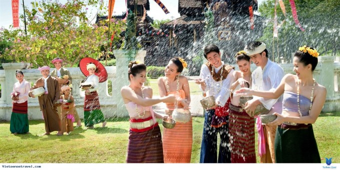 Tại đất nước chùa vàng Thái Lan, người dân ăn Tết âm lịch 3 ngày giống Việt Nam