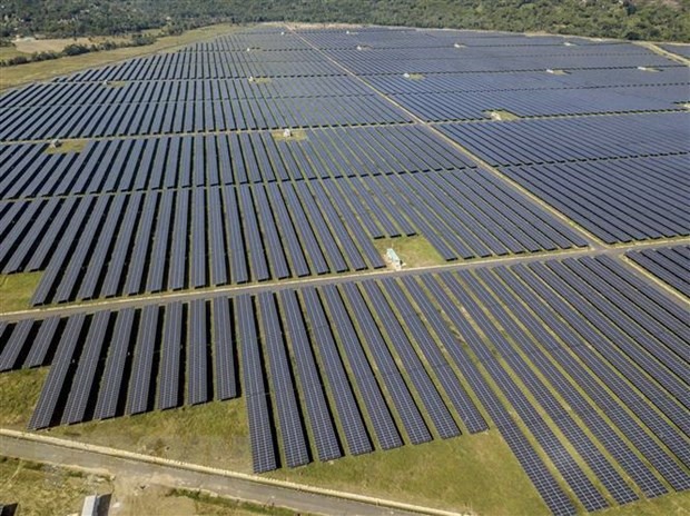 Nhà máy điện Mặt Trời Sao Mai-An Giang với tổng vốn đầu tư hơn 6.000 tỷ đồng hoàn thành sau 2 năm xây dựng. (Ảnh: Thanh Sang/TTXVN)