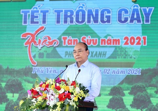 Thủ tướng Nguyễn Xuân Phúc phát động 'Tết trồng cây' Xuân Tân Sửu năm 2021 tại Phú Yên. (Ảnh: Thống Nhất/TTXVN)