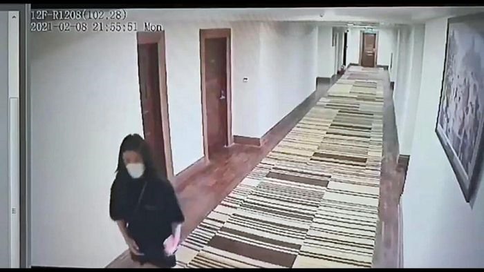 Hình ảnh công dân Trung Quốc trốn khỏi khu cách ly được cắt từ Camera an ninh.