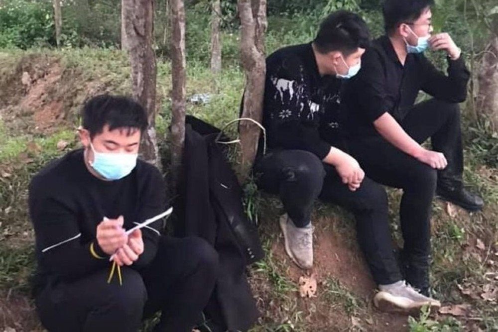 3/4 người Trung Quốc vượt biên bị cơ quan chức năng tỉnh Quảng Trị phát hiện, đưa đi cách ly phòng dịch Covid-19