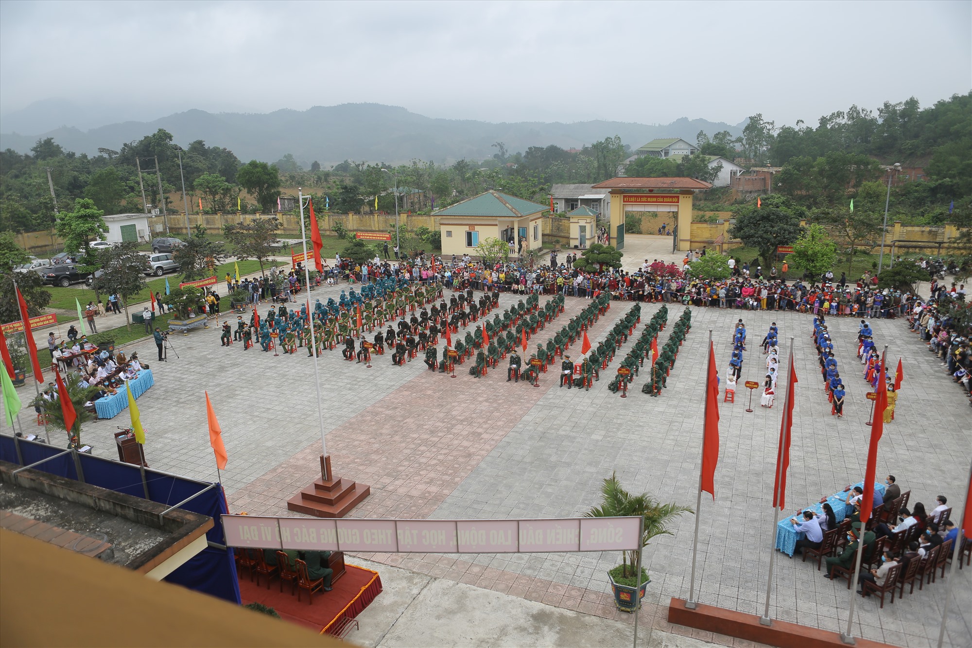 Toàn cảnh lễ giao nhận quân huyên Đakrông năm 2021