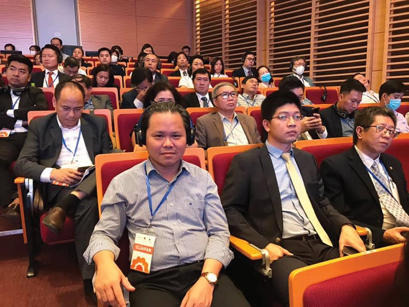 Tác giả bài viết (hàng trước, thứ nhất, từ trái sang) tại hội nghị “Gặp gỡ Nhật Bản 2020” - Ảnh: P.V​