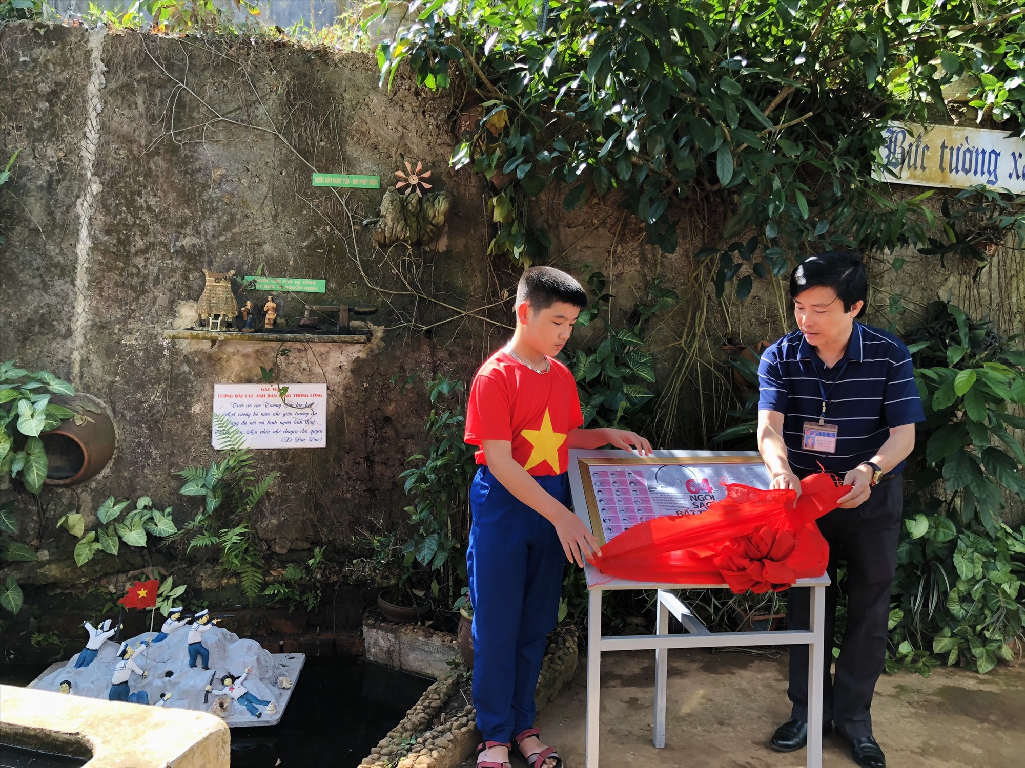 Nghi thức "kéo biển công trình"