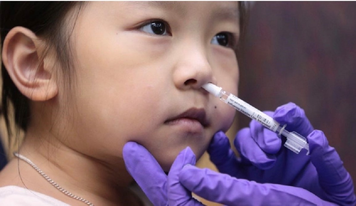 Vaccine Covid-19 dạng xịt mũi.