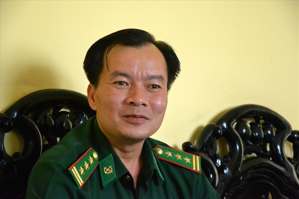 Thượng tá Lê Hoàng Việt- người phát ngôn Bộ chỉ huy Bộ đội biên phòng tỉnh An Giang. Ảnh: Lâm Điền