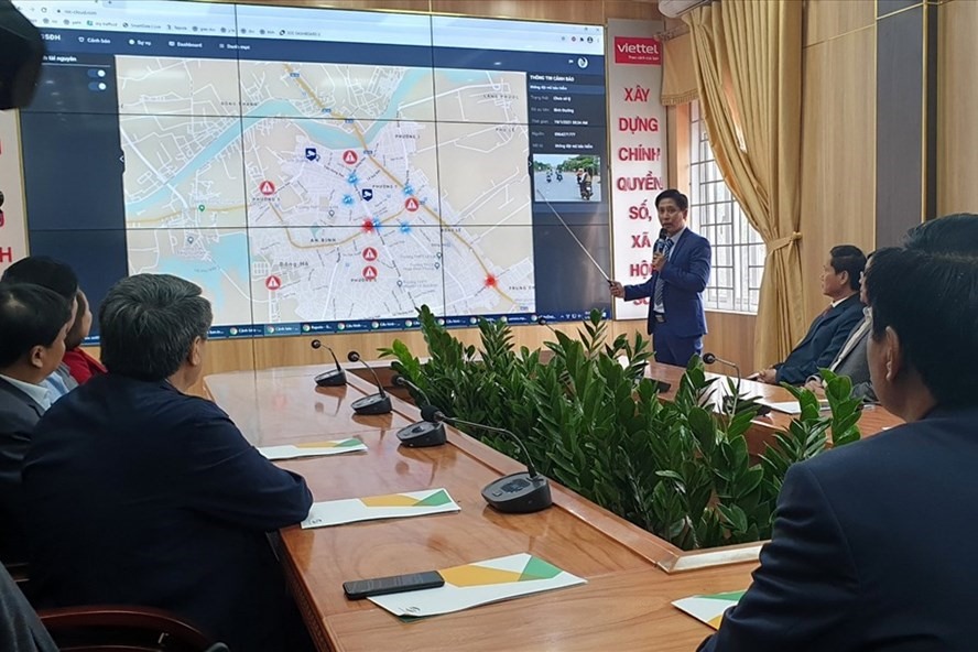 Tại tỉnh Quảng Trị đưa Trung tâm giám sát điều hành thông minh tỉnh đi vào hoạt động với chức năng giám sát, điều hành tổng hợp nhiều hoạt động. Ảnh: HT