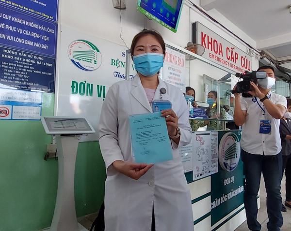 Bác sĩ Dư Lê Thanh Xuân, Khoa Hồi sức tích cực chống độc người lớn, Bệnh viện Bệnh Nhiệt đới TP.HCM