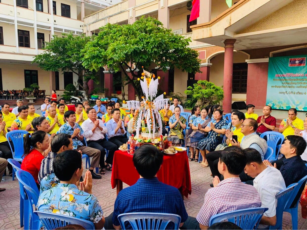 Trường Chính trị Lê Duẩn tổ chức chương trình chúc Tết cổ truyền các bộ tộc Lào cho các học viên người Lào đang theo học các lớp Trung cấp Lý luận Chính Trị - Hành chính tại trường
