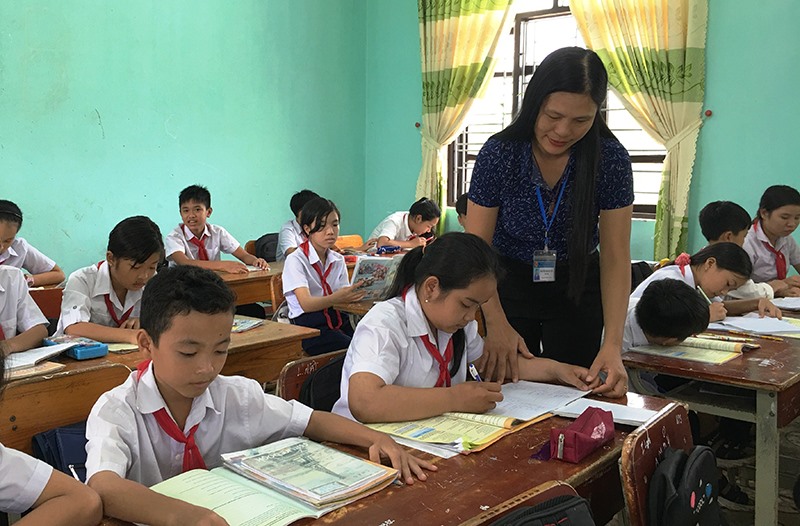 Cô giáo Nguyễn Thị Hải Yến trong giờ lên lớp - Ảnh: L.T​