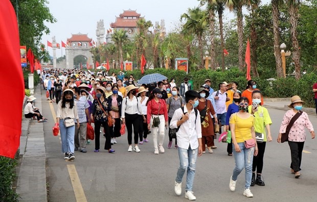 Nhân dân về dự lễ giỗ Tổ Hùng Vương năm Tân Sửu 2021. (Ảnh: Trung Kiên/TTXVN)