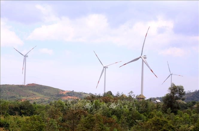 Dự án điện gió được triển khai tại huyện miền núi Hướng Hóa. Ảnh: Nguyên Lý/TTXVN