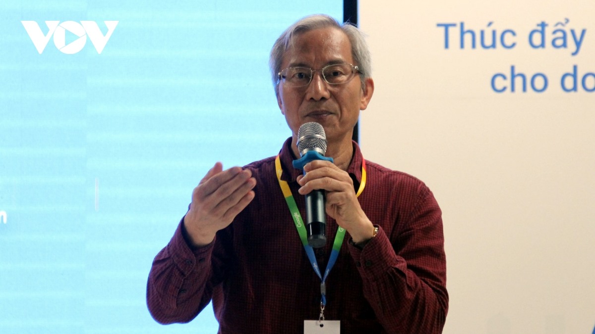 Ông Nguyễn Thanh Hưng, Chủ tịch Hiệp hội Thương mại Điện tử Việt Nam (VECOM) cho rằng, DN bán lẻ phải coi kinh doanh trực tuyến là một hệ sinh thái mới có thể bán được hàng.