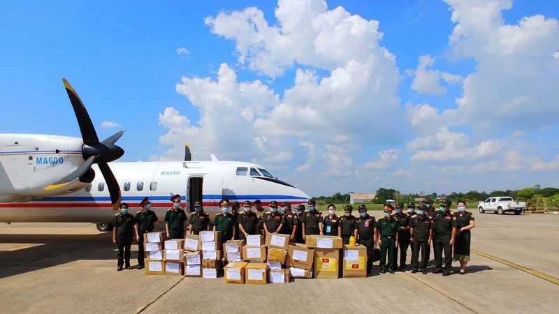 Đoàn chuyên gia Quân y Việt Nam tại tỉnh Savannakhet, Trung Lào. (Ảnh do Đoàn chuyên gia Quân y Việt Nam cung cấp)