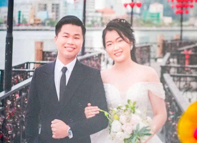 Hai bạn trẻ Nguyễn Thanh Minh và Bùi Thị Liên hoãn đám cưới của mình để chung tay phòng, chống dịch bệnh -Ảnh: A.V​