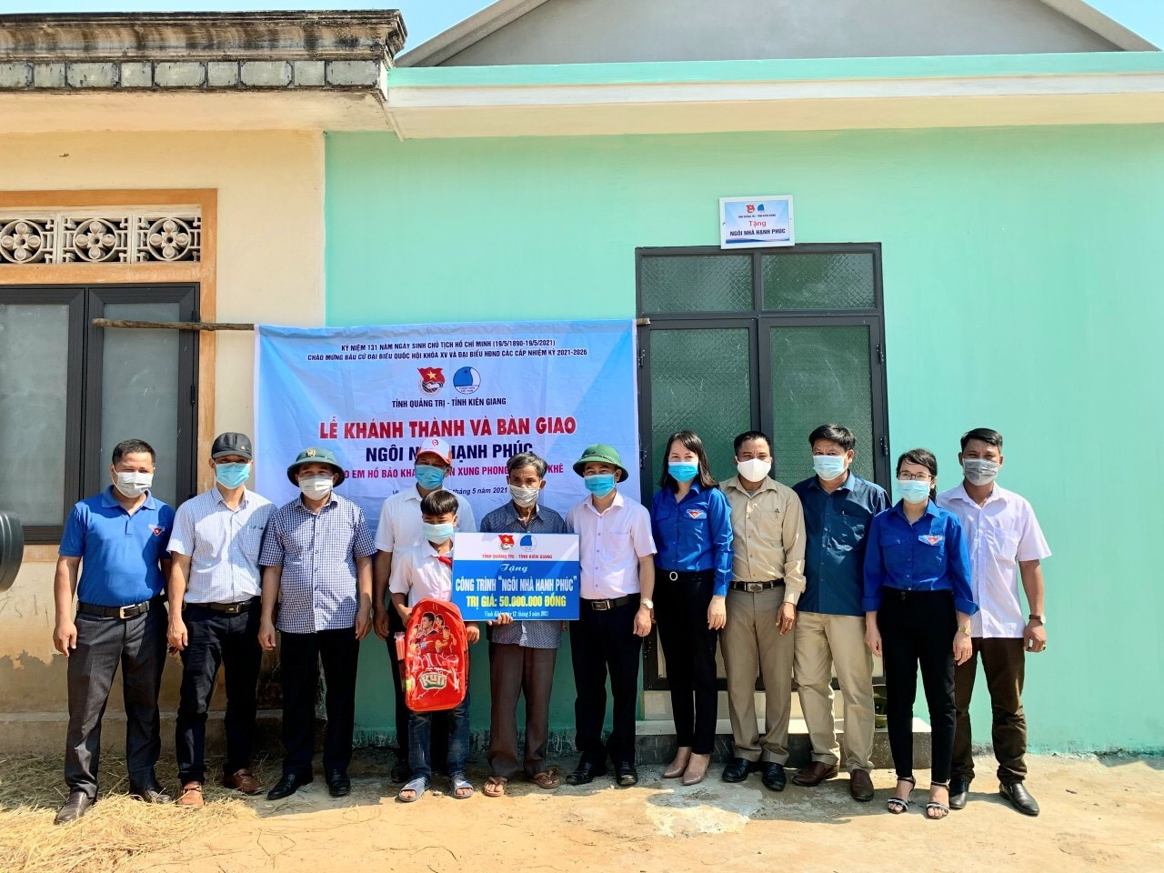 Khánh thành và bàn giao ngôi nhà cho em Hồ Bảo Khang ở thôn Xung Phong- Ảnh: Nguyễn Trang  ​