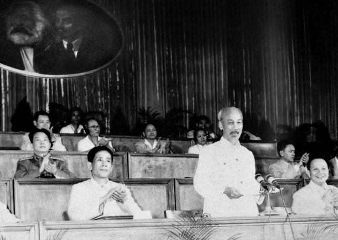 Chủ tịch Hồ Chí Minh phát biểu tại Đại hội lần thứ 3 của Đảng, ngày 5/9/1960. Trong diễn văn khai mạc, Người nêu rõ: Đại hội lần thứ hai là đại hội kháng chiến. Đại hội lần này là đại hội xây dựng chủ nghĩa xã hội ở miền Bắc và đấu tranh hòa bình thống nhất nước nhà. (Ảnh: TTXVN)