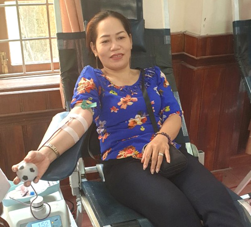 Chị Nhật Anh, thành viên CLB đã có 9 lần tham gia hiến máu khẩn cấp - Ảnh: NVC