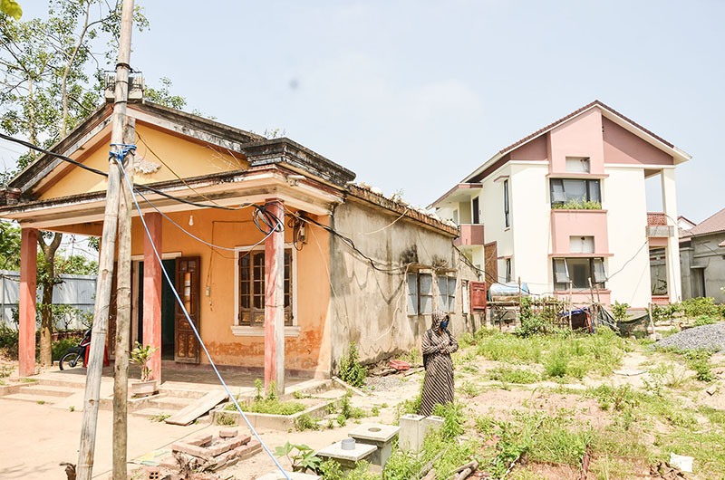 Ngôi nhà của bà Võ Thị Khuyên trong khuôn viên dự án (chưa tháo dỡ) - Ảnh: L.M​